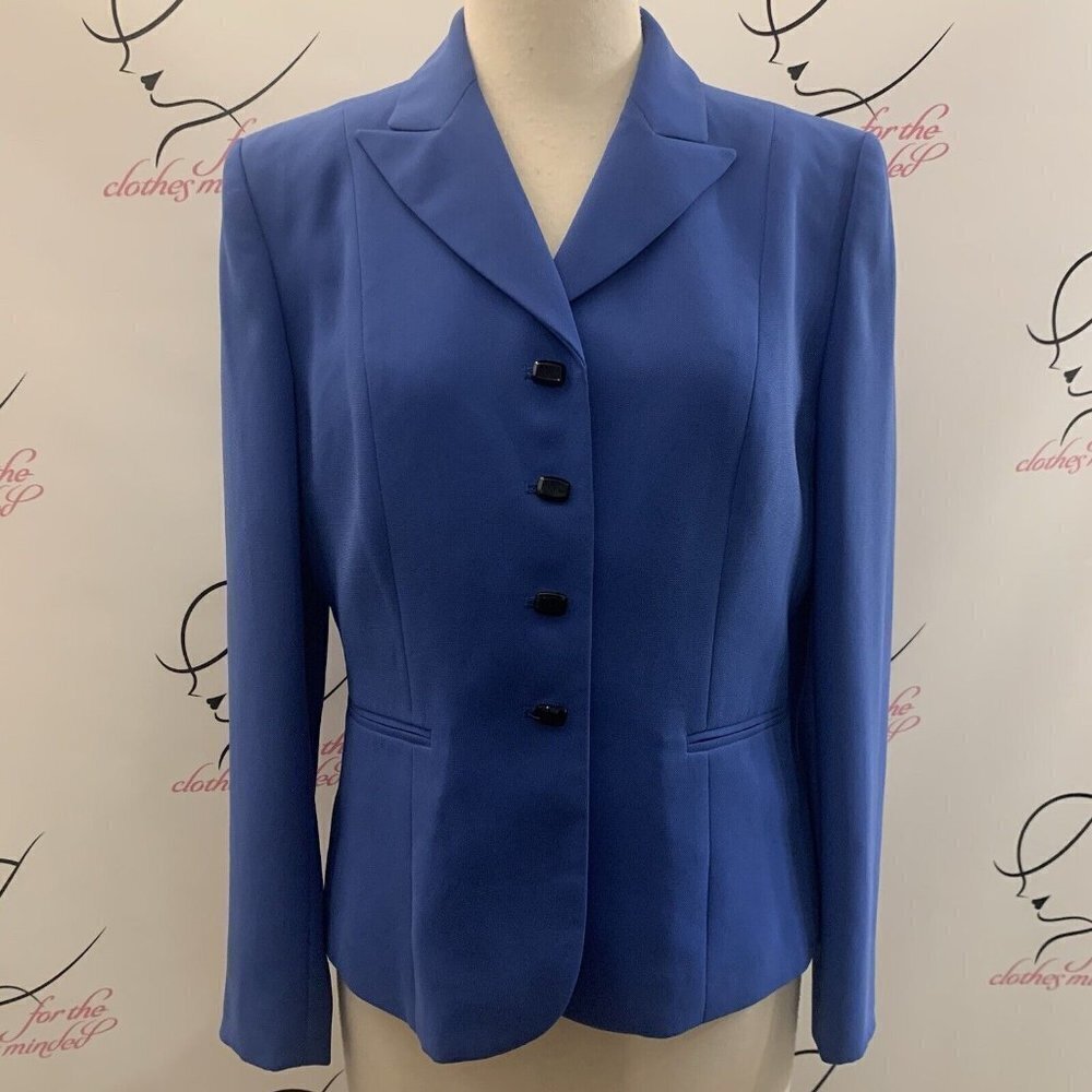 Le Suit Jacket Size 8P. Lined. Long Sleeve. Button Front. Faux Pockets. WTC